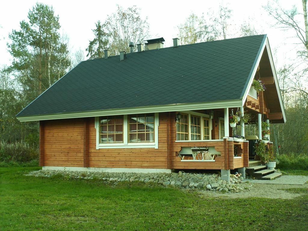 Pihlajamaeen Lomamoekit Vanhakyla Стая снимка